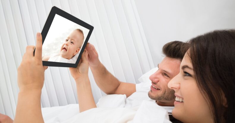 Baby monitor out of smartphones: 6 reasons in favor of this solution