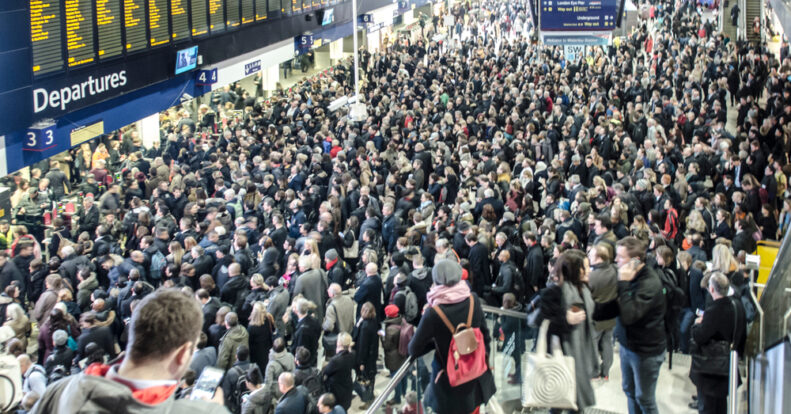 Video surveillance system for crowded places. 6 reasons for installation